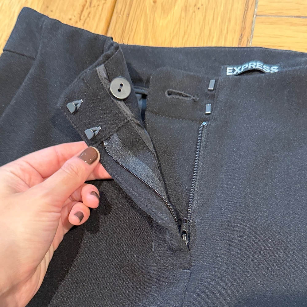 Express Black Wide-Leg Capris - Picture 5 of 10
